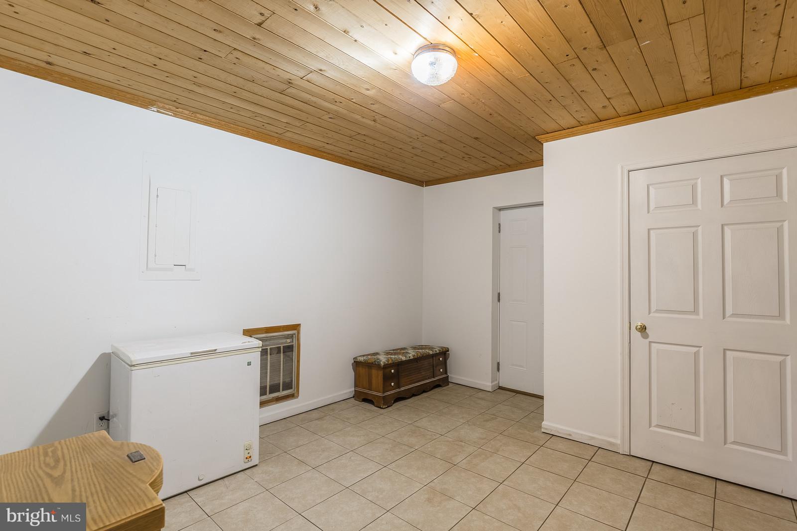484 Cropp Road Fredericksburg, VA 22406 - Photo 23 of 29 Family Room with Side Entrance/Exit
