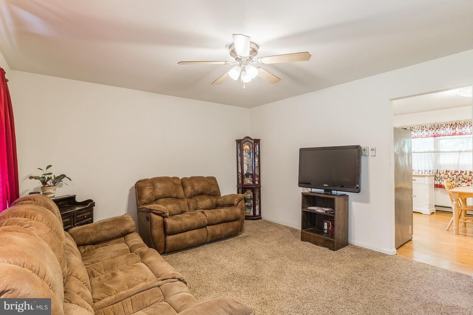 484 Cropp Road Fredericksburg, VA 22406 - Photo 5 of 29 Comfortable Living Room Off Of Kitchen