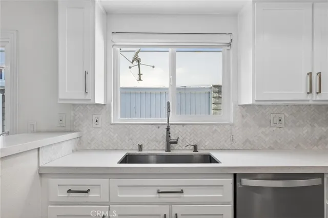 $3,995 | 2519 Vanderbilt Lane, Unit 2, Redondo Beach, CA 90278