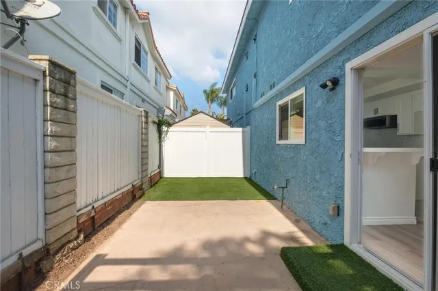 $3,995 | 2519 Vanderbilt Lane, Unit 2, Redondo Beach, CA 90278