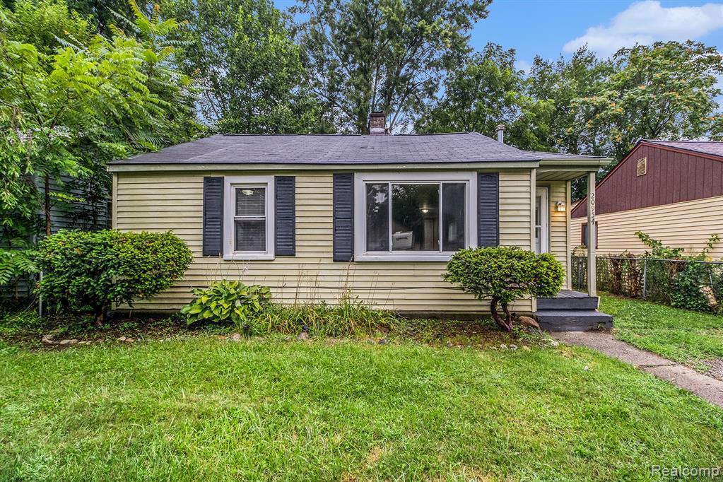 20954 Rensselaer Street Farmington, MI 48336 - Photo 1 of 21