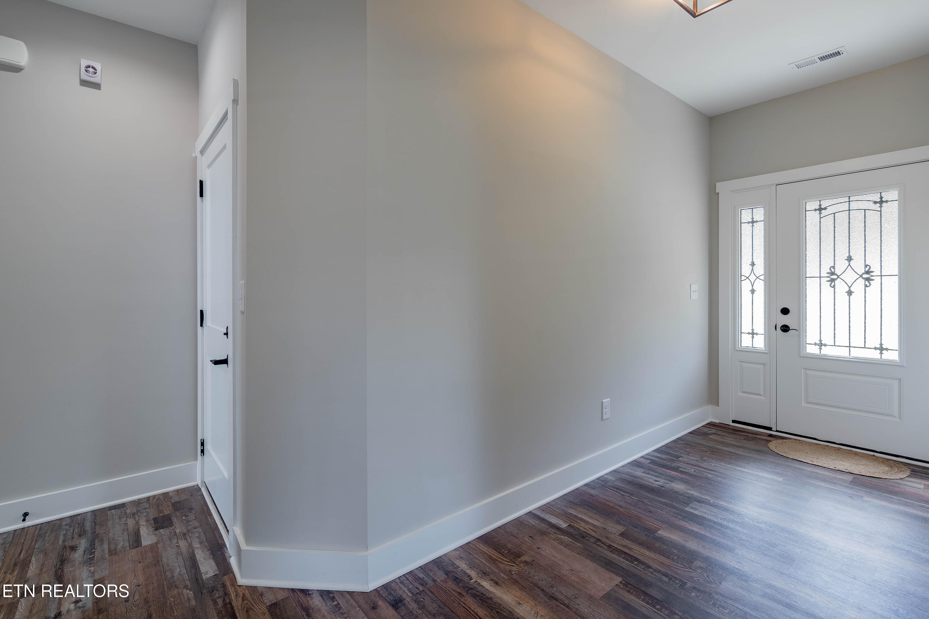 1352 Dutch Valley Road Clinton, TN 37716 - Photo 5 of 50 A7309085-HDR
