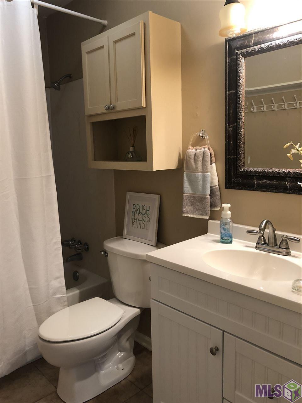 4424 Stumberg Lane Baton Rouge, LA 70816 - Photo 8 of 11 Master Bathroom