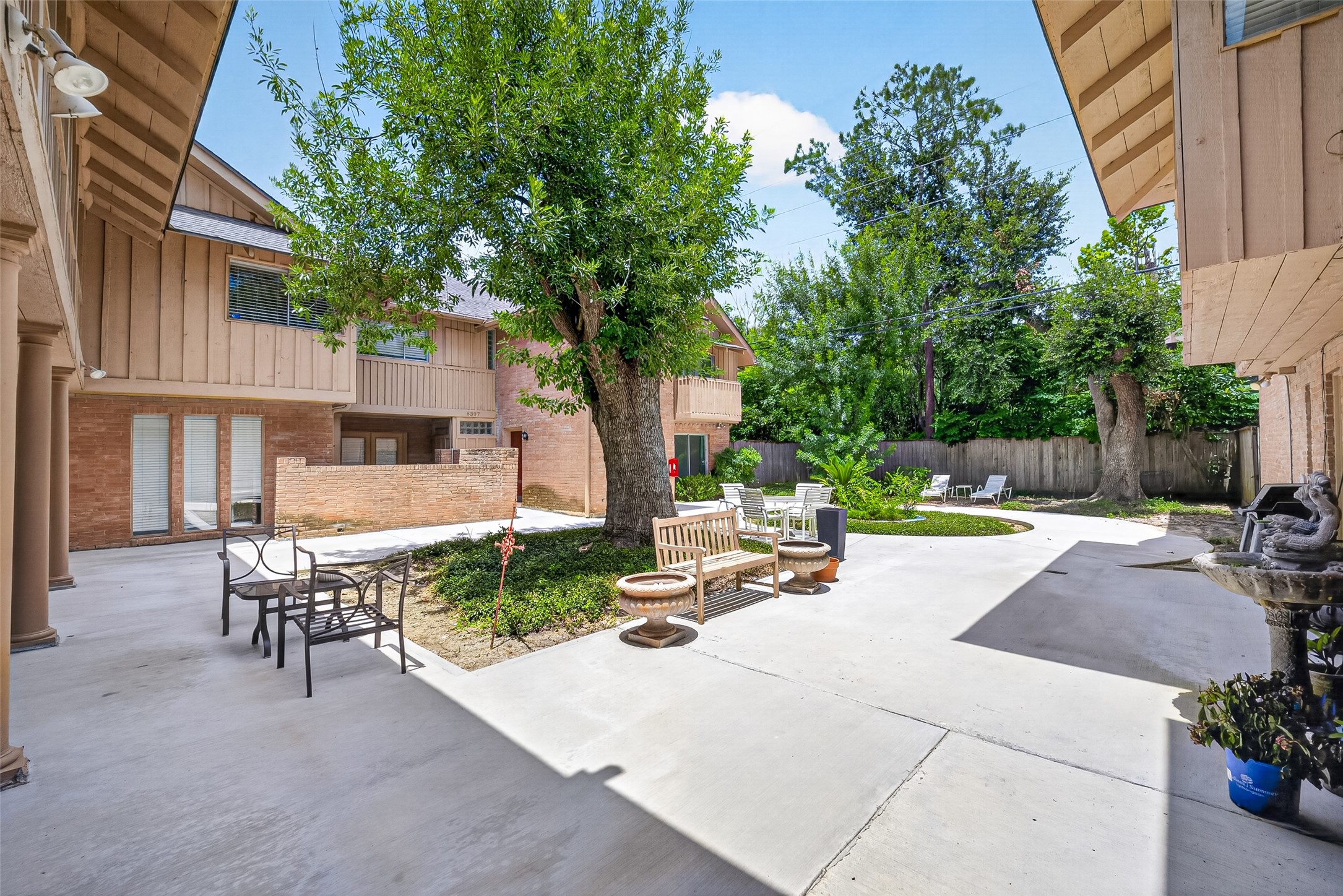6305 Crab Orchard Road, Unit 2 Houston, TX 77057 - Photo 2 of 26