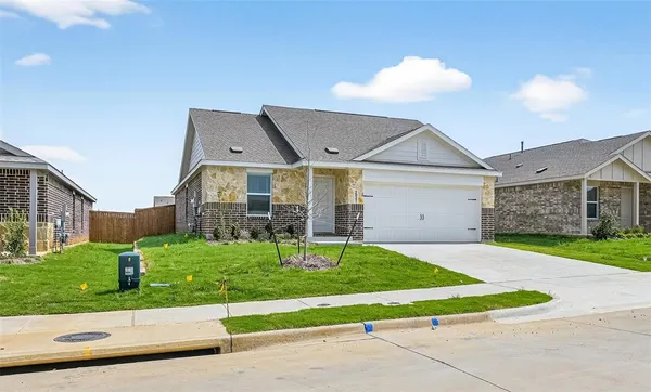 $1,975 | 2021 Derby Lane, Aubrey, TX 76227