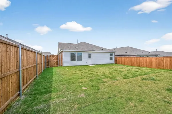 $1,975 | 2021 Derby Lane, Aubrey, TX 76227