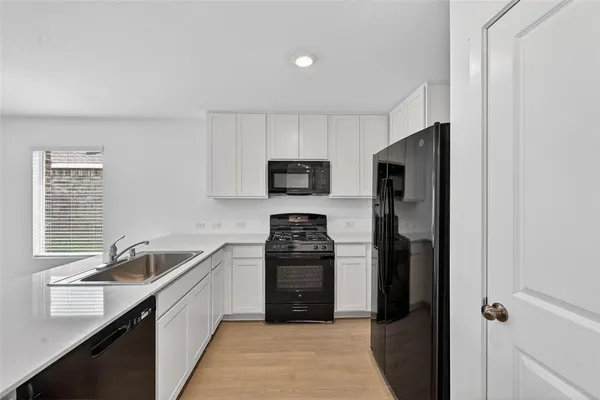 $1,975 | 2021 Derby Lane, Aubrey, TX 76227