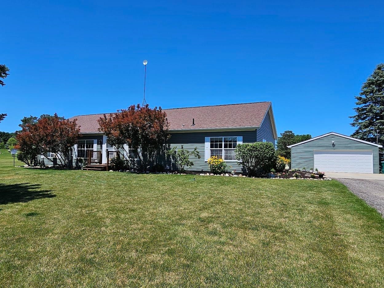 5557 East Pleasant Valley Road Shepherd, MI 48883 - Photo 5 of 35