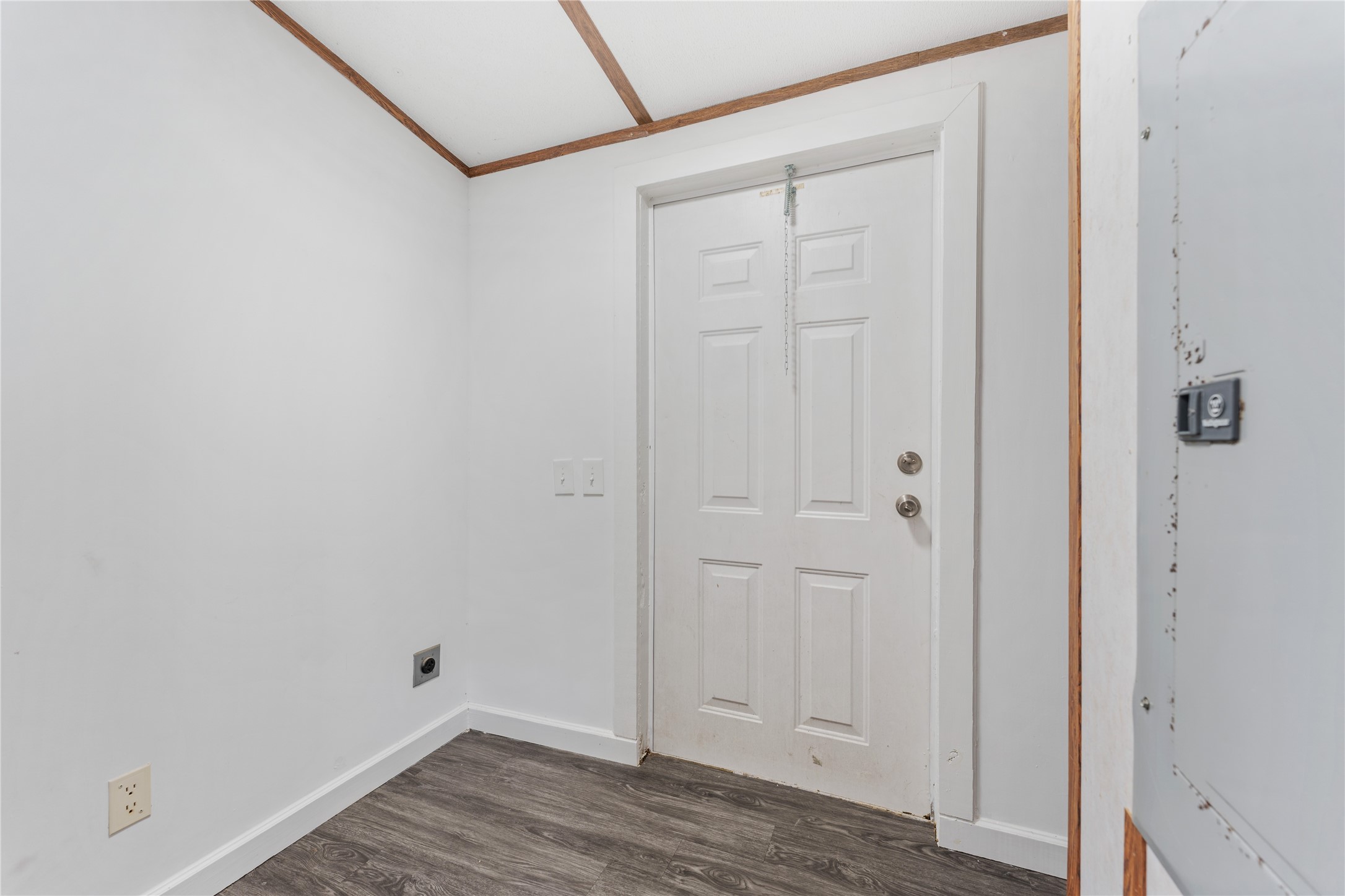 21504 Mexican John Road, Unit C New Caney, TX 77357 - Photo 4 of 15 a view of an empty room