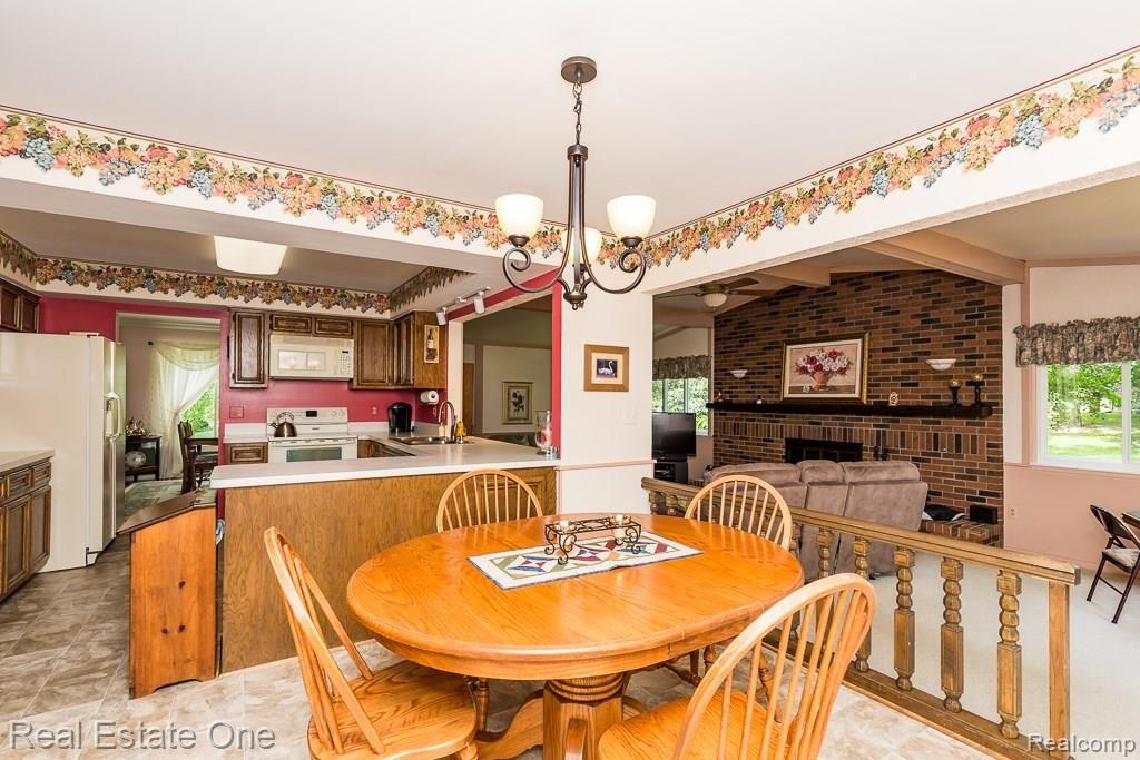 2420 Kimberly Fair Street Rochester Hills, MI 48309 - Photo 8 of 28