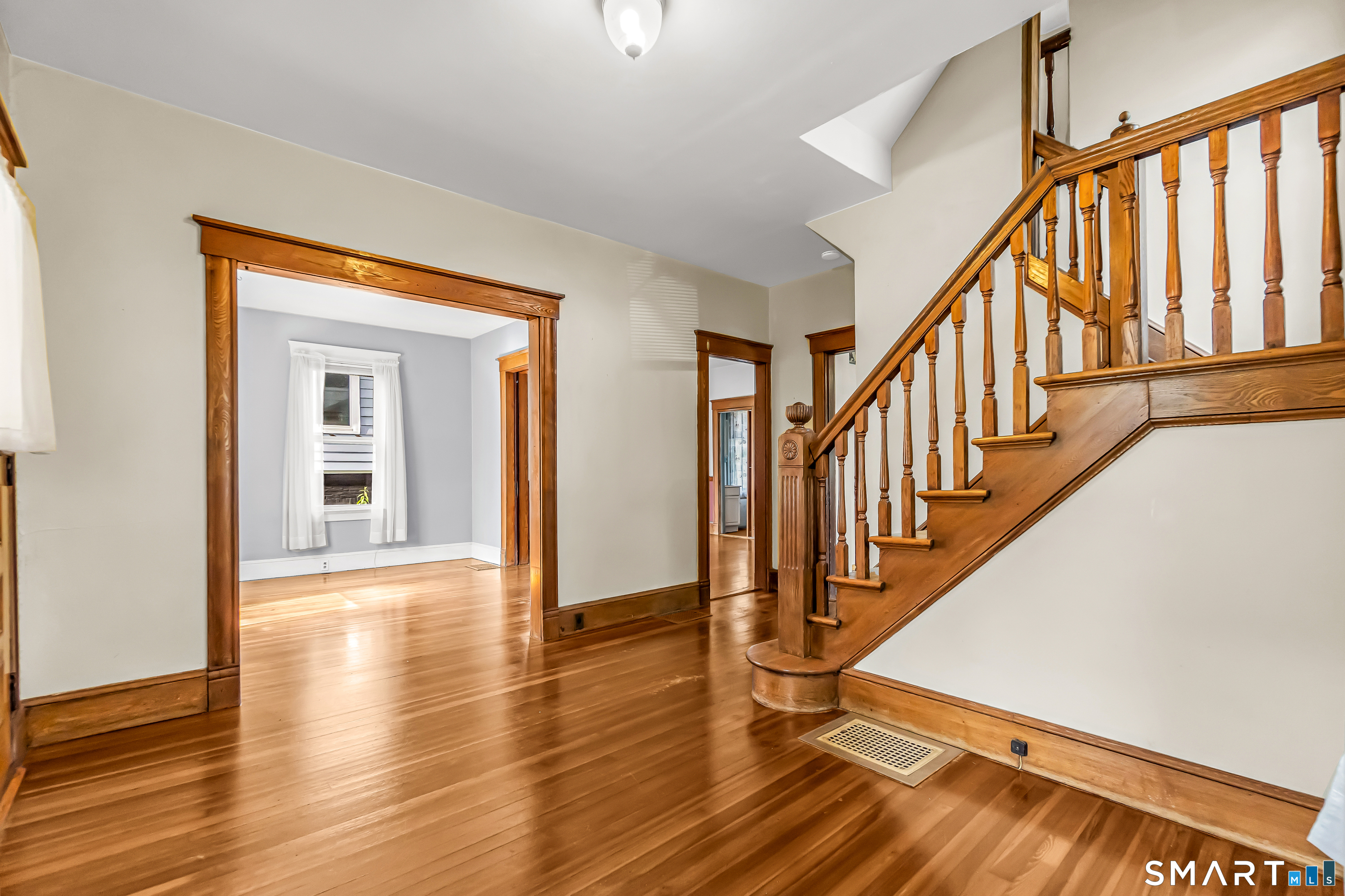 245 Curtis Street Meriden, CT 06450 - Photo 3 of 40