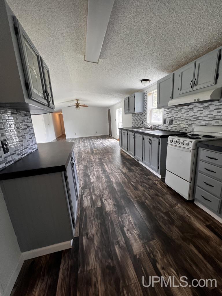 372 W Charles Moran Road St. Ignace, MI 49781 - Photo 3 of 32