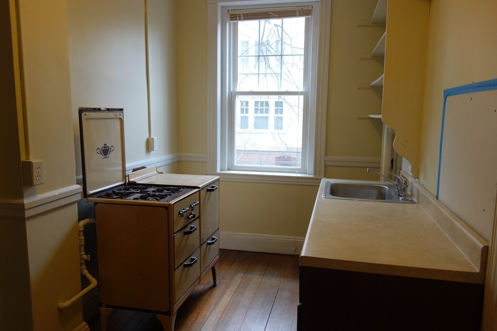21 Shepard Street, Unit 3 Cambridge, MA 02138 - Photo 3 of 8