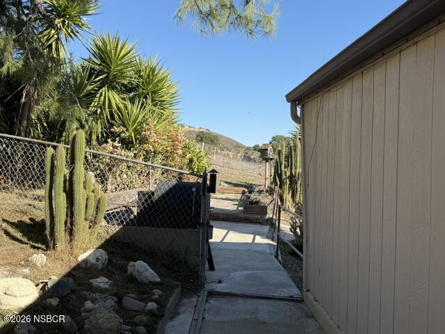 6968 Cat Canyon Road Santa Maria, CA 93454 - Photo 7 of 68 Side walkway