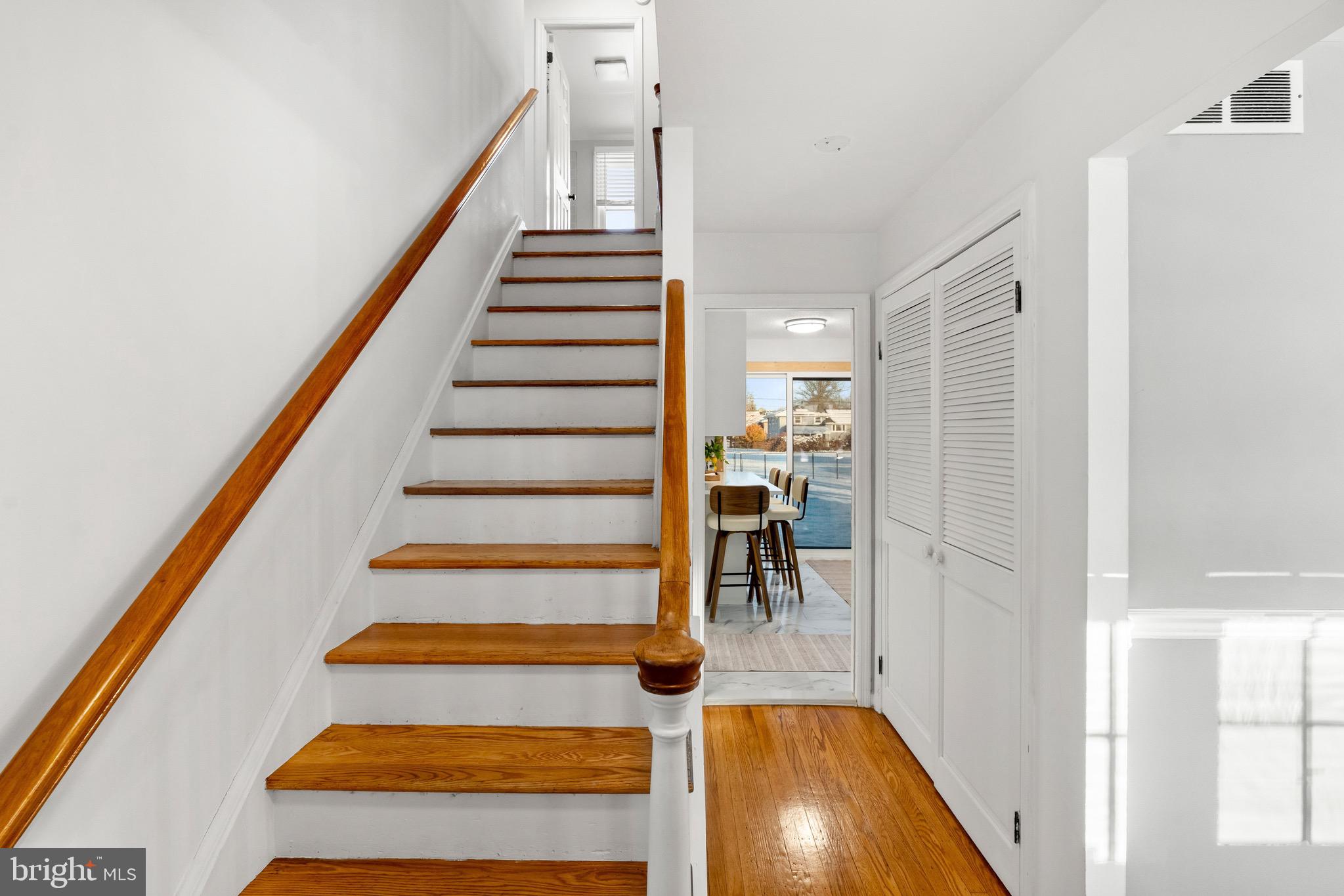 819 Heritage Road Cinnaminson, NJ 08077 - Photo 2 of 33