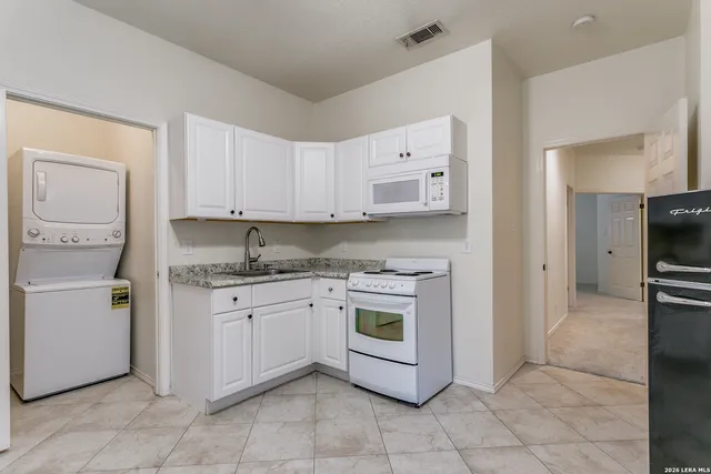 $1,350 | 2602 Plum Hollow, Unit 1, San Antonio, TX 78258