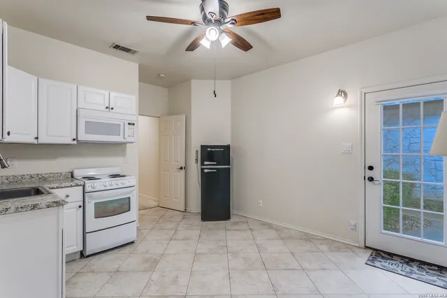 $1,350 | 2602 Plum Hollow, Unit 1, San Antonio, TX 78258