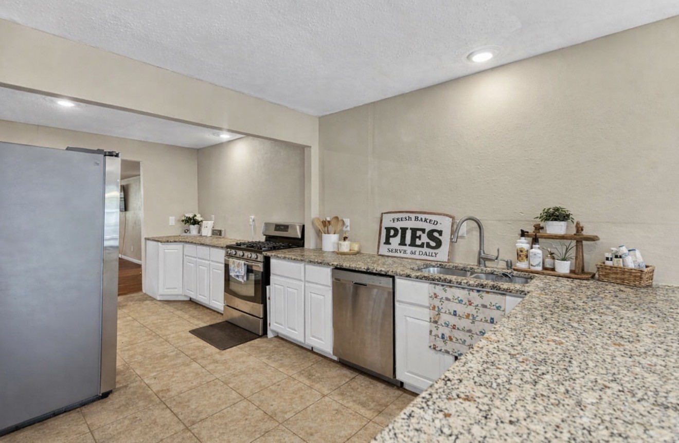 4008 Trent Road Huffman, TX 77336 - Photo 6 of 23