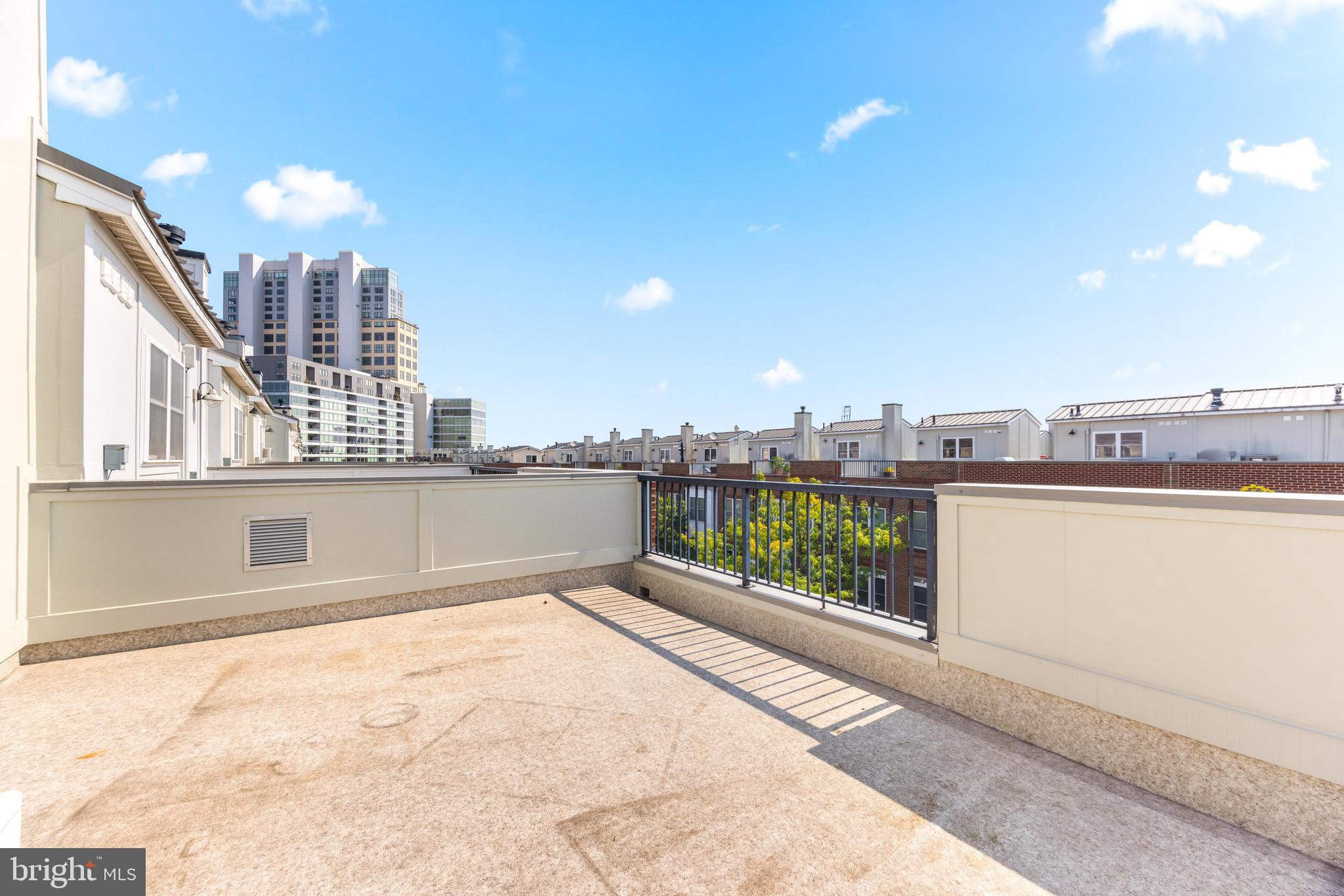 1436 Steuart Street Baltimore, MD 21230 - Photo 5 of 56 a view of balcony with city view