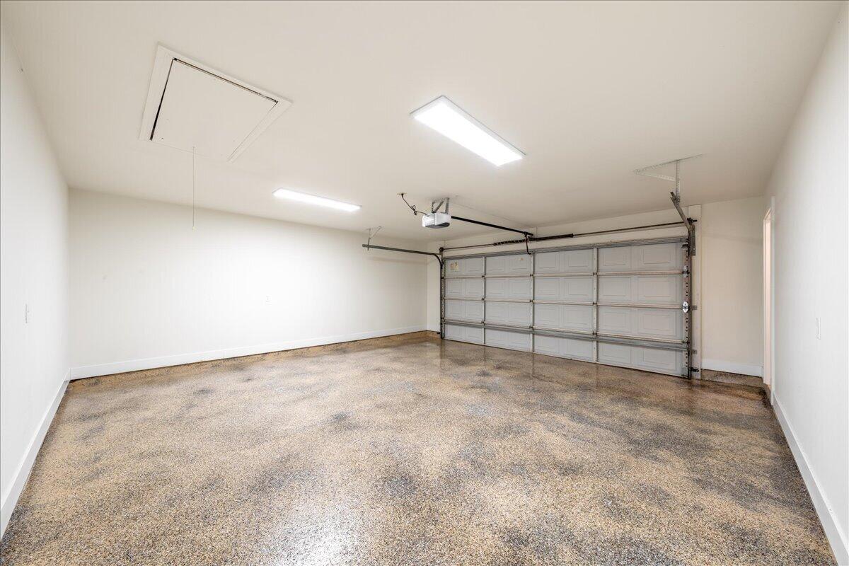 872 West 680 North St. George, UT 84770 - Photo 38 of 48 Garage