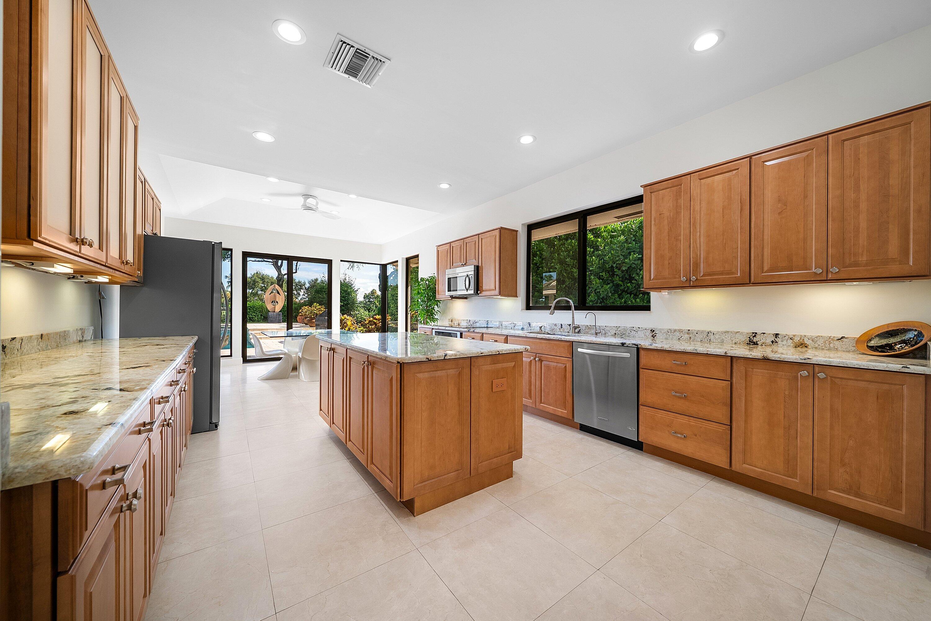 4044 Pacaya Circle Boca Raton, FL 33487 - Photo 10 of 56 Kitchen
