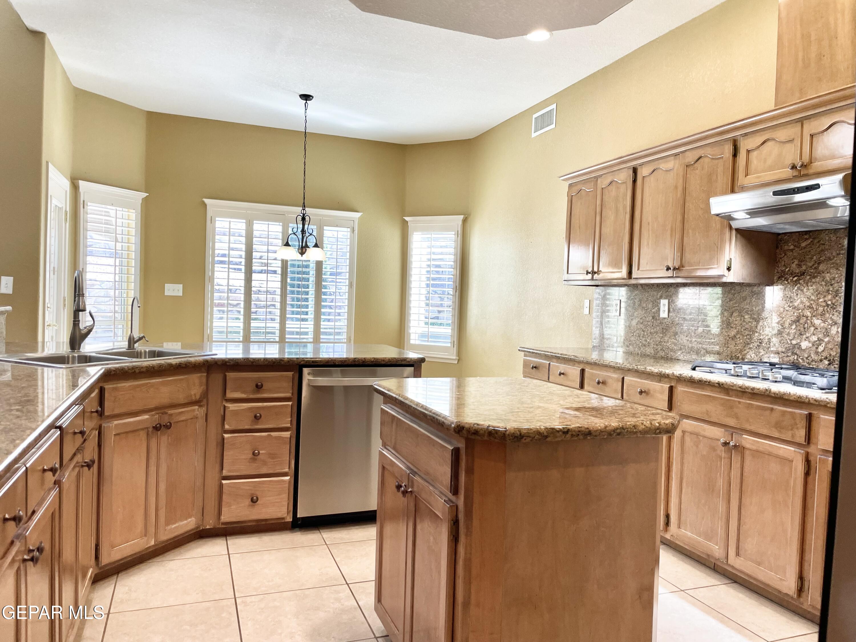 1472 Pioneer Ridge Drive El Paso, TX 79912 - Photo 17 of 52 IMG_8436