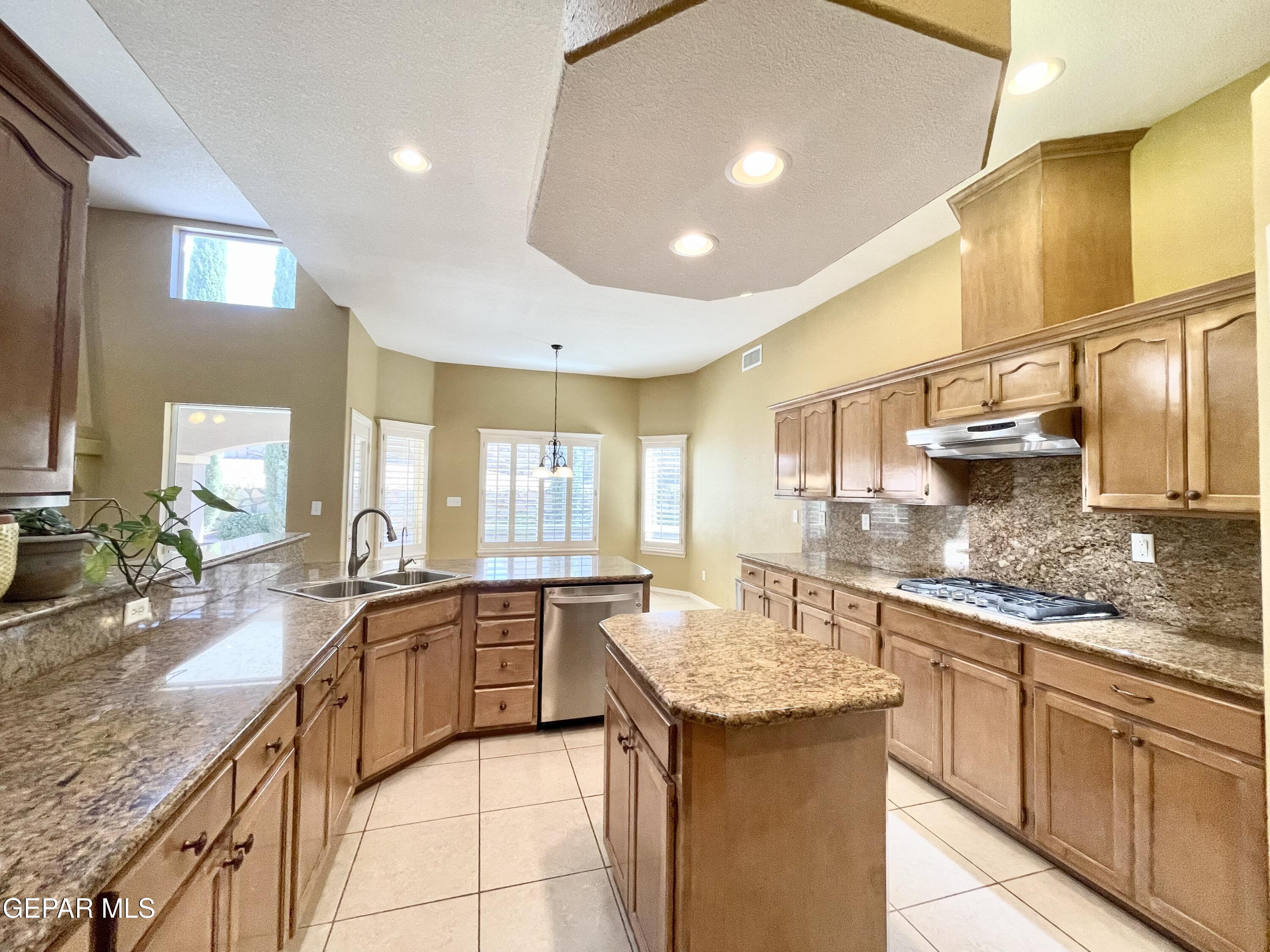 1472 Pioneer Ridge Drive El Paso, TX 79912 - Photo 2 of 52 IMG_8510