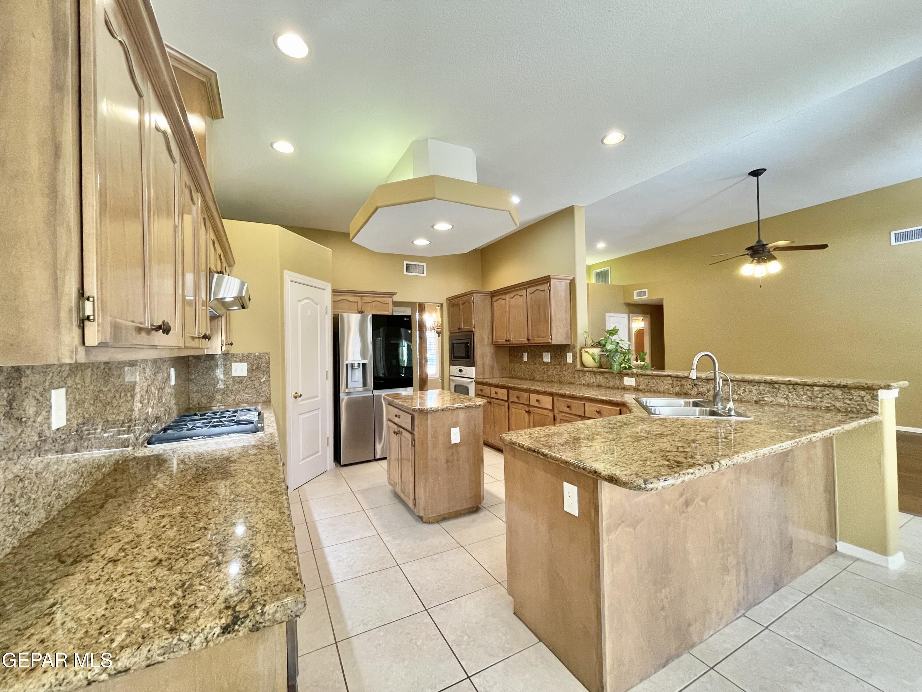 1472 Pioneer Ridge Drive El Paso, TX 79912 - Photo 7 of 52 IMG_8507