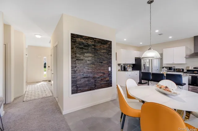 $725,000 | 7 Pondview Circle, Shirley, NY 11967