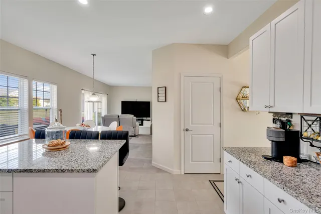 $725,000 | 7 Pondview Circle, Shirley, NY 11967