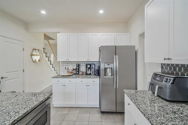 $725,000 | 7 Pondview Circle, Shirley, NY 11967