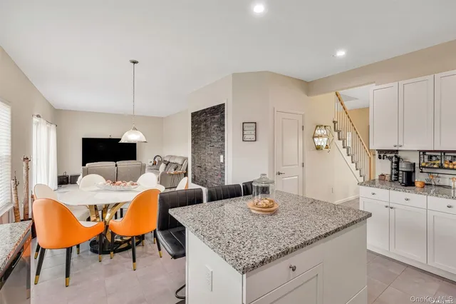 $725,000 | 7 Pondview Circle, Shirley, NY 11967