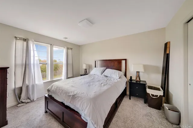 $725,000 | 7 Pondview Circle, Shirley, NY 11967