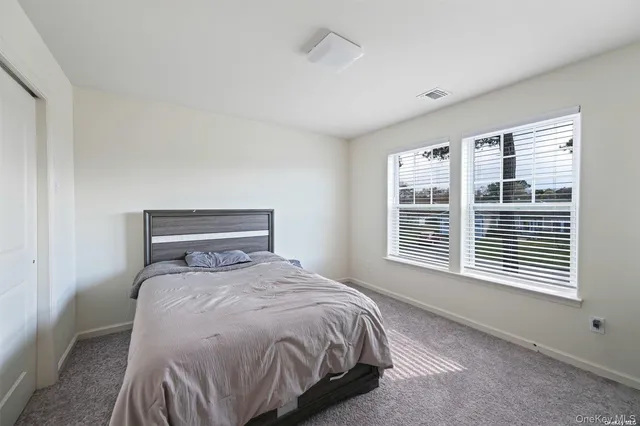 $725,000 | 7 Pondview Circle, Shirley, NY 11967