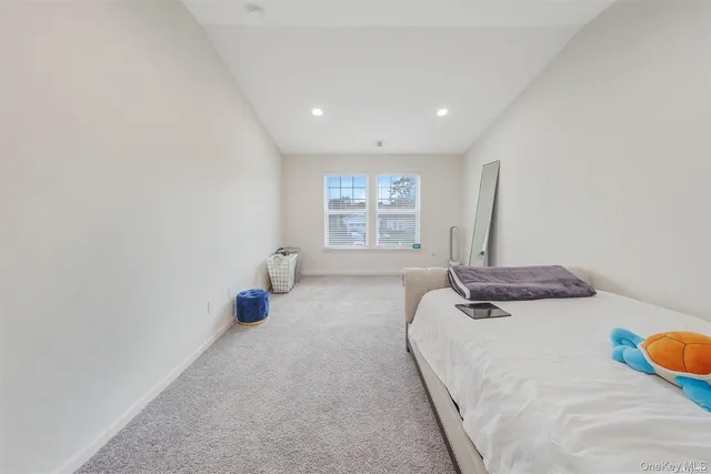 $725,000 | 7 Pondview Circle, Shirley, NY 11967