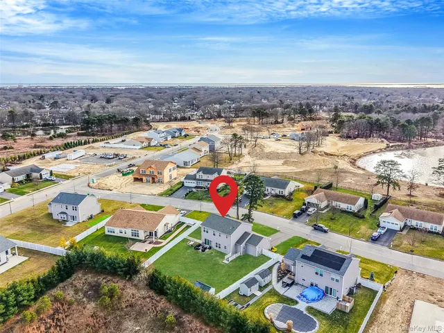 $725,000 | 7 Pondview Circle, Shirley, NY 11967