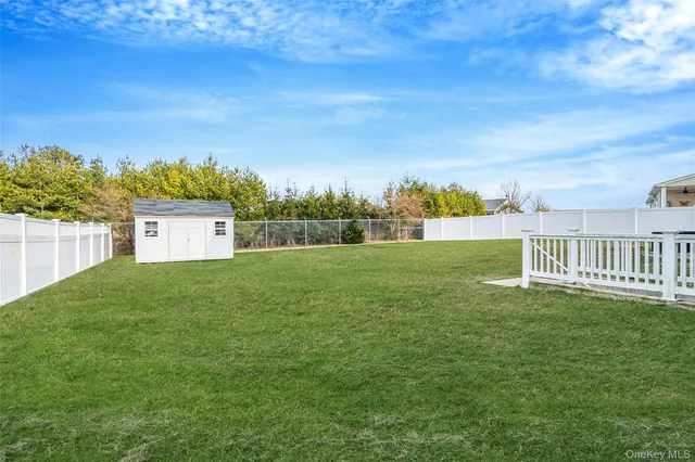 $725,000 | 7 Pondview Circle, Shirley, NY 11967