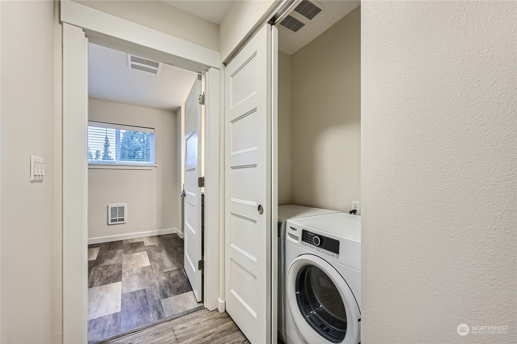 23230 Edmonds Way, Unit 101 Edmonds, WA 98026 - Photo 17 of 20 Gallery Image 17