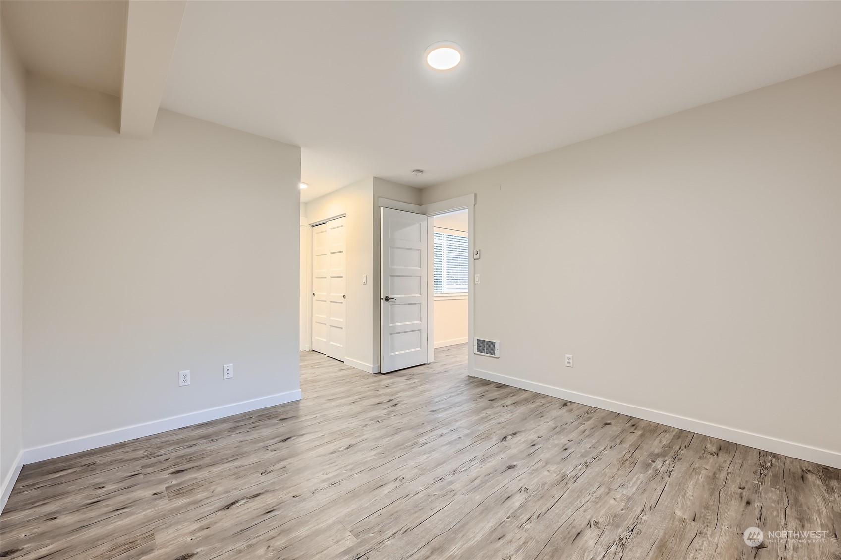 23230 Edmonds Way, Unit 101 Edmonds, WA 98026 - Photo 10 of 20 Gallery Image 10