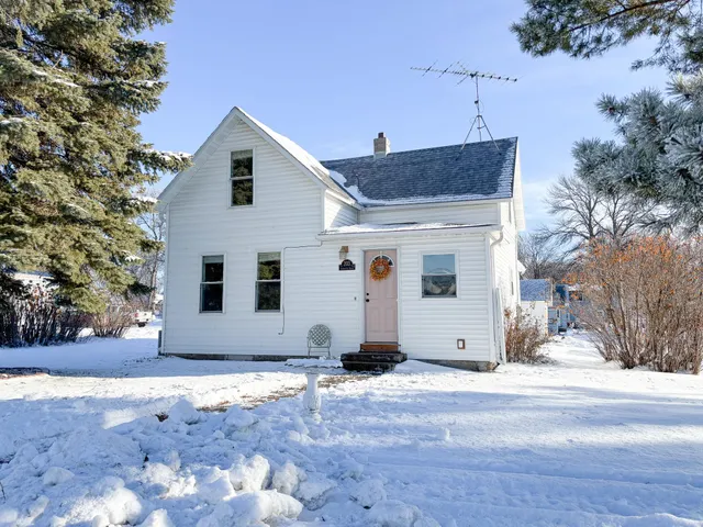 $134,900 | 203 Center Street South, Rothsay, MN 56579