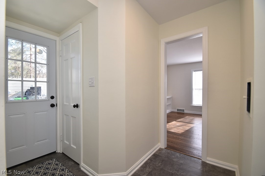 1345 Dorsh Road Cleveland, OH 44121 - Photo 17 of 34 Gallery Image 17