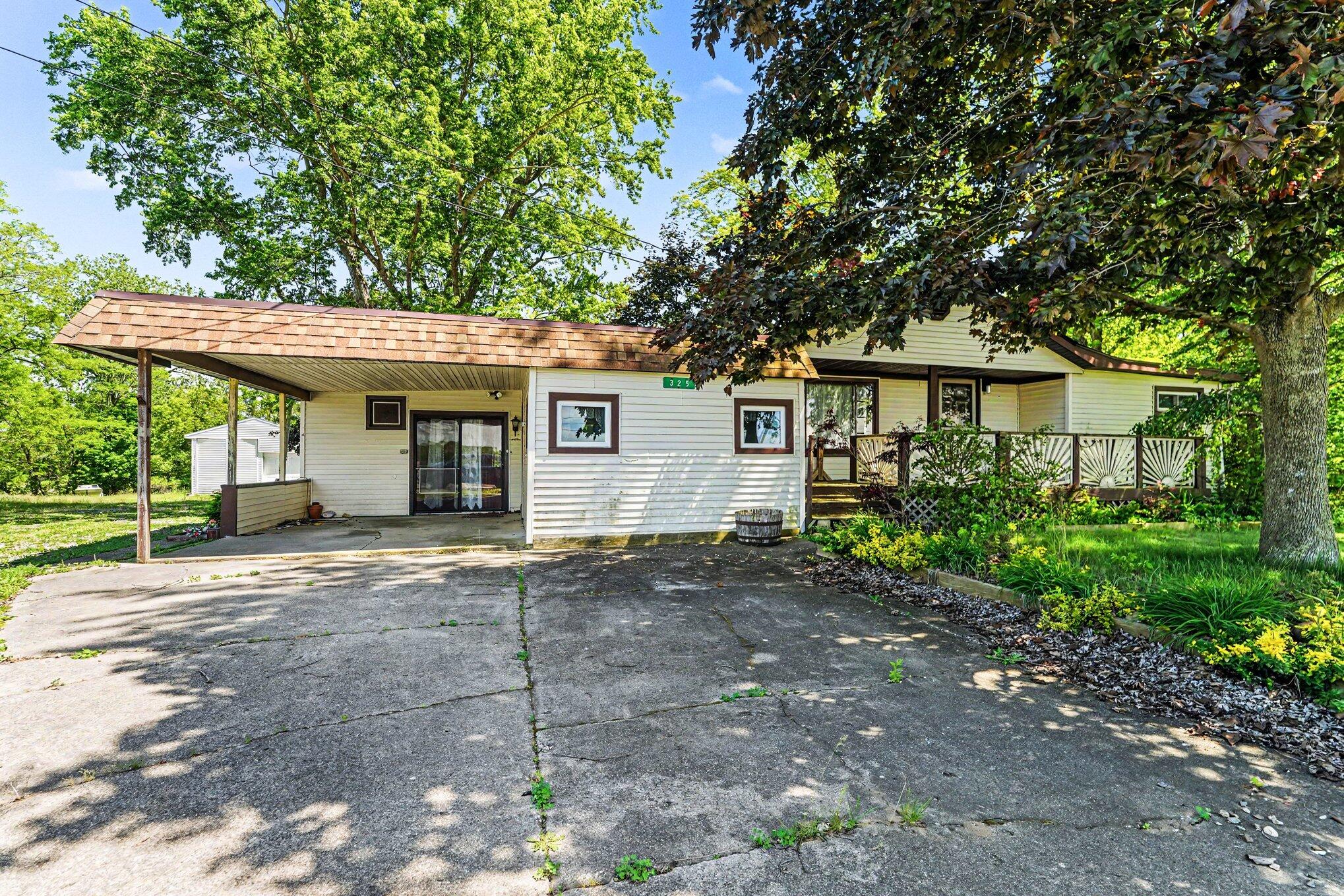 325 West Chicago Road Coldwater, MI 49036 - Photo 3 of 28 001_file_8402