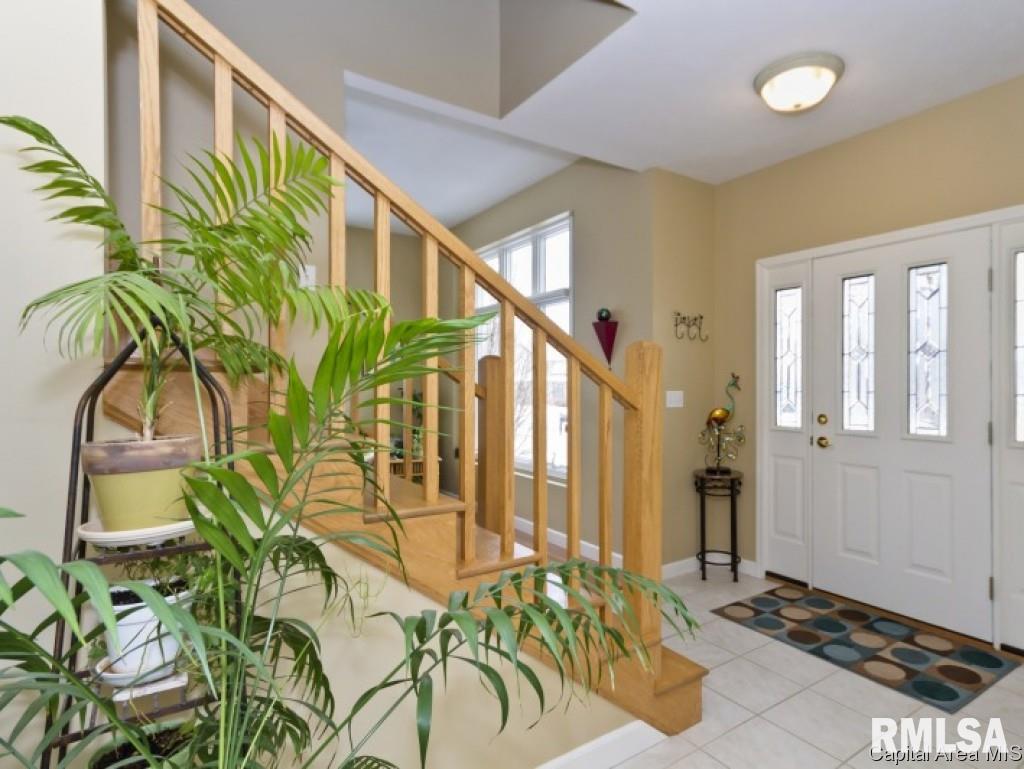 2605 Hastings Road Chatham, IL 62629 - Photo 2 of 34 Gallery Image 2