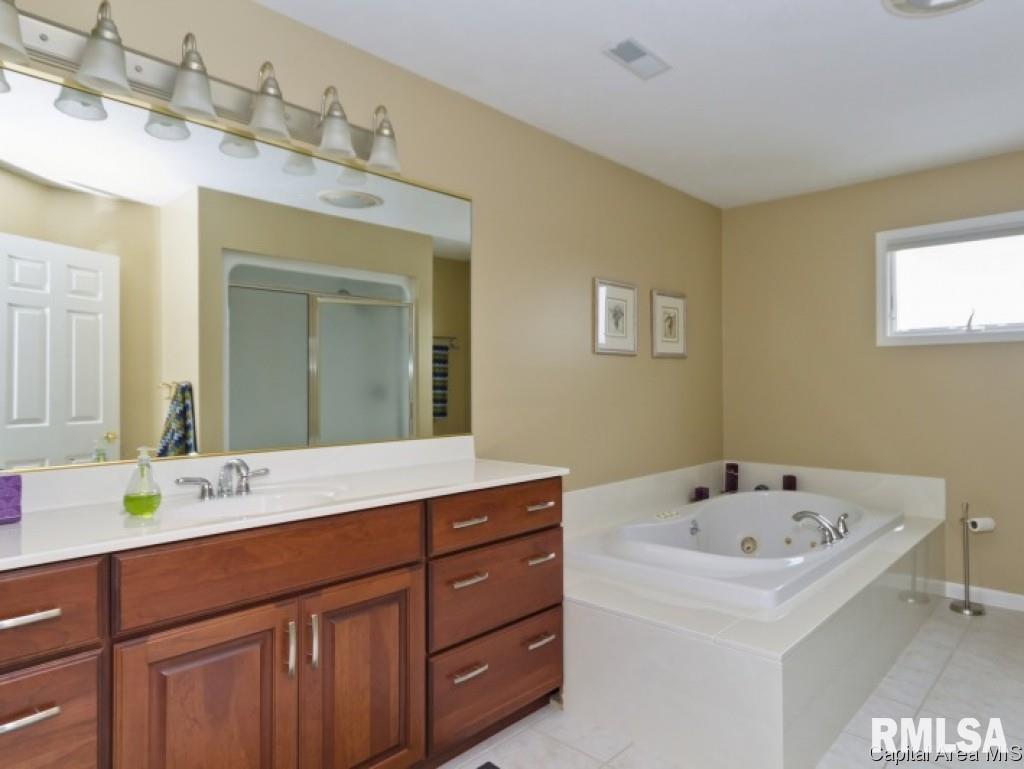 2605 Hastings Road Chatham, IL 62629 - Photo 23 of 34 Gallery Image 23