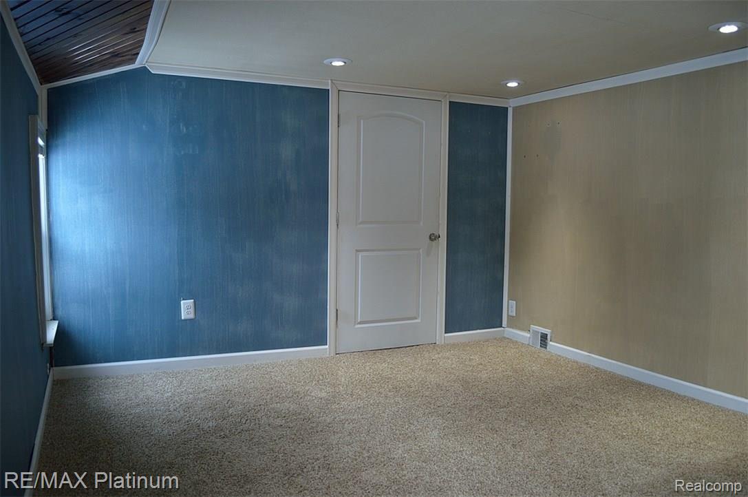 13746 Lenmoore Road Belleville, MI 48111 - Photo 37 of 56 DSC_0231.JPG