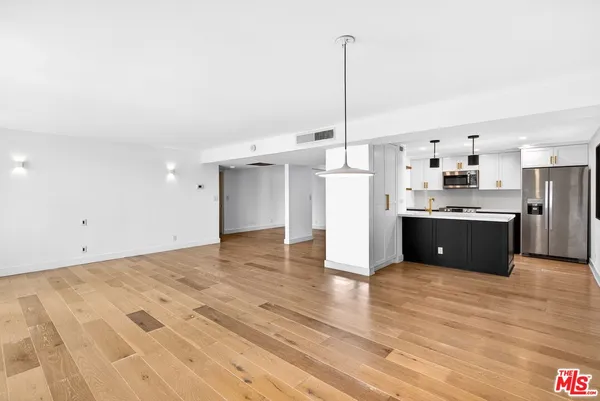 $5,999 | 10535 Wilshire Boulevard, Unit 411, Los Angeles, CA 90024