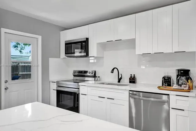 $524,999 | 1573 Northeast 30th Court, Pompano Beach, FL 33064