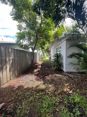 $524,999 | 1573 Northeast 30th Court, Pompano Beach, FL 33064