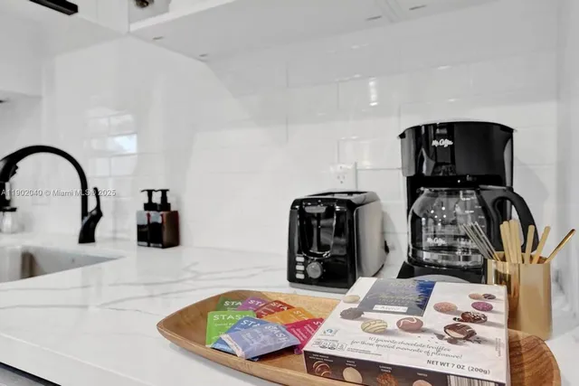 $524,999 | 1573 Northeast 30th Court, Pompano Beach, FL 33064