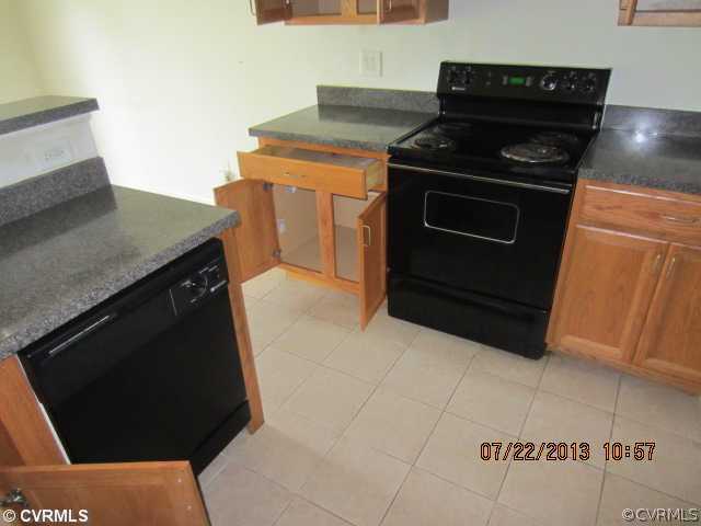 207 Natchez Road Richmond, VA 23223 - Photo 5 of 13 Kitchen